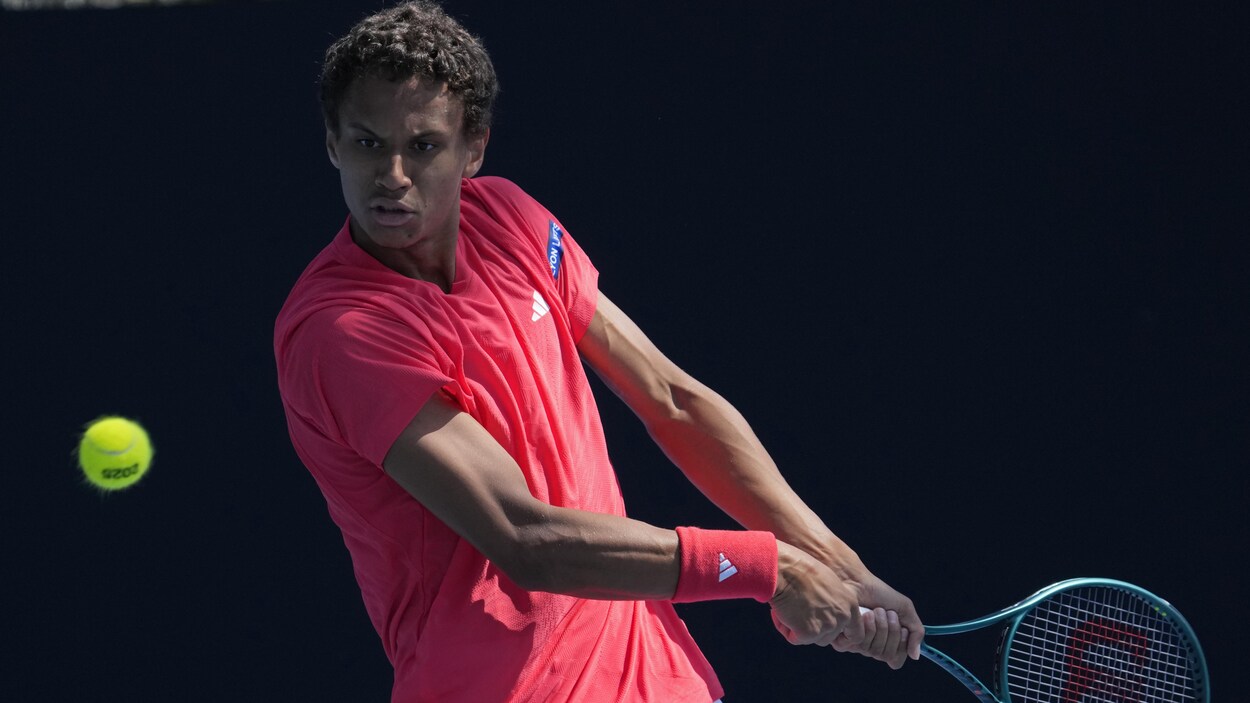 Diallo et Shapovalov se qualifient pour le deuxième tour à Melbourne