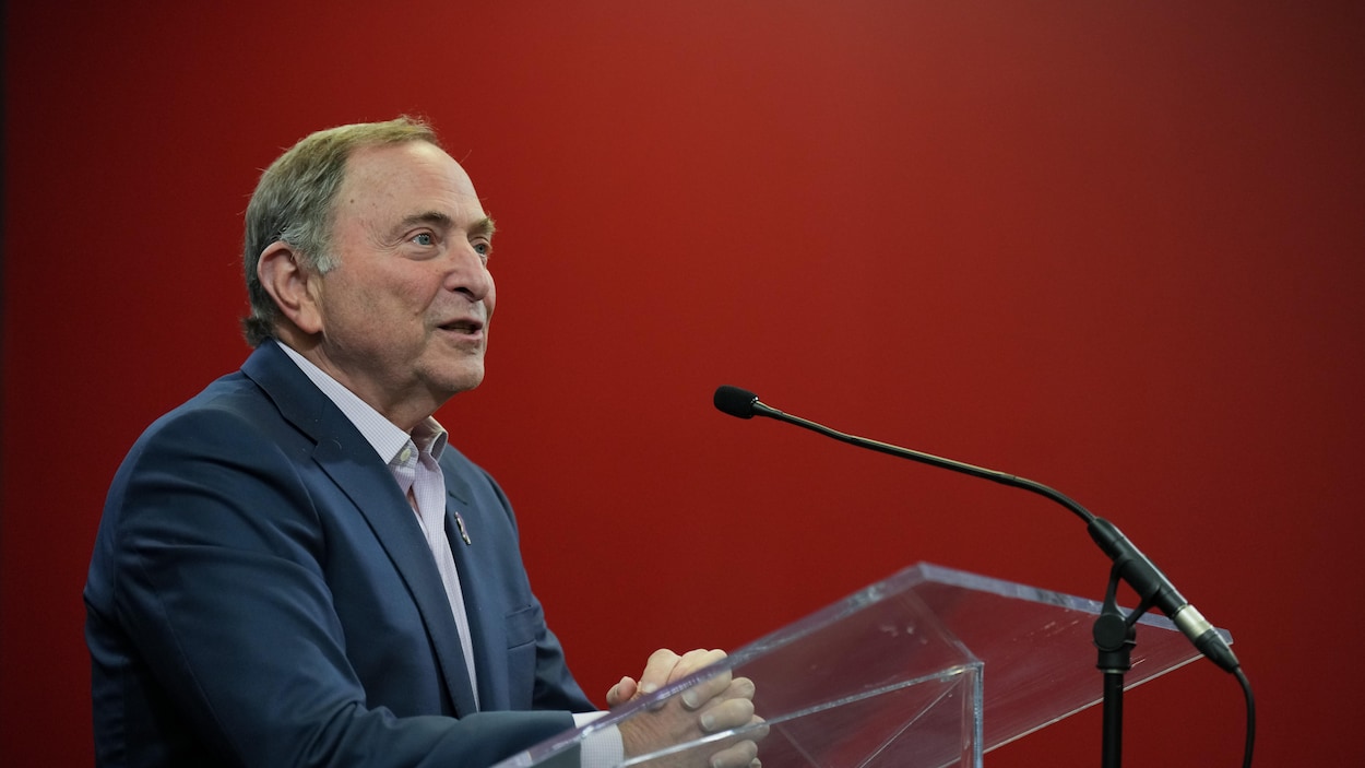 Gary Bettman s’inquiète des retards dans la construction de l’aréna de Milan-Cortina