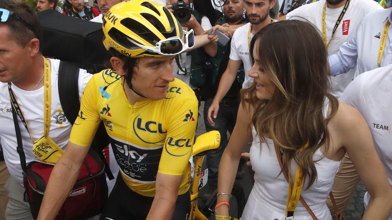 Geraint Thomas et son épouse Sara Elen à l'arrivée sur les Champs-Élysées