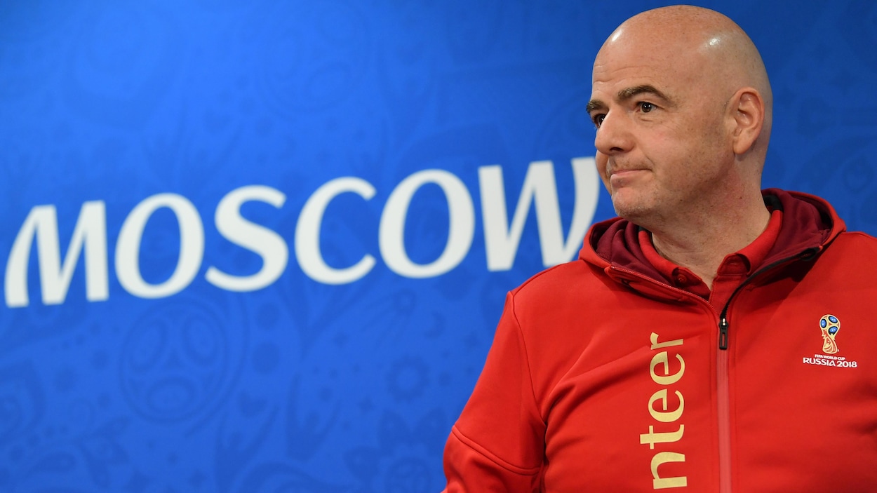 Gianni Infantino s'adresse aux journalistes lors d'une conférence de presse à Moscou. Gianni Infantino s'adresse aux journalistes lors d'une conférence de presse à Moscou.