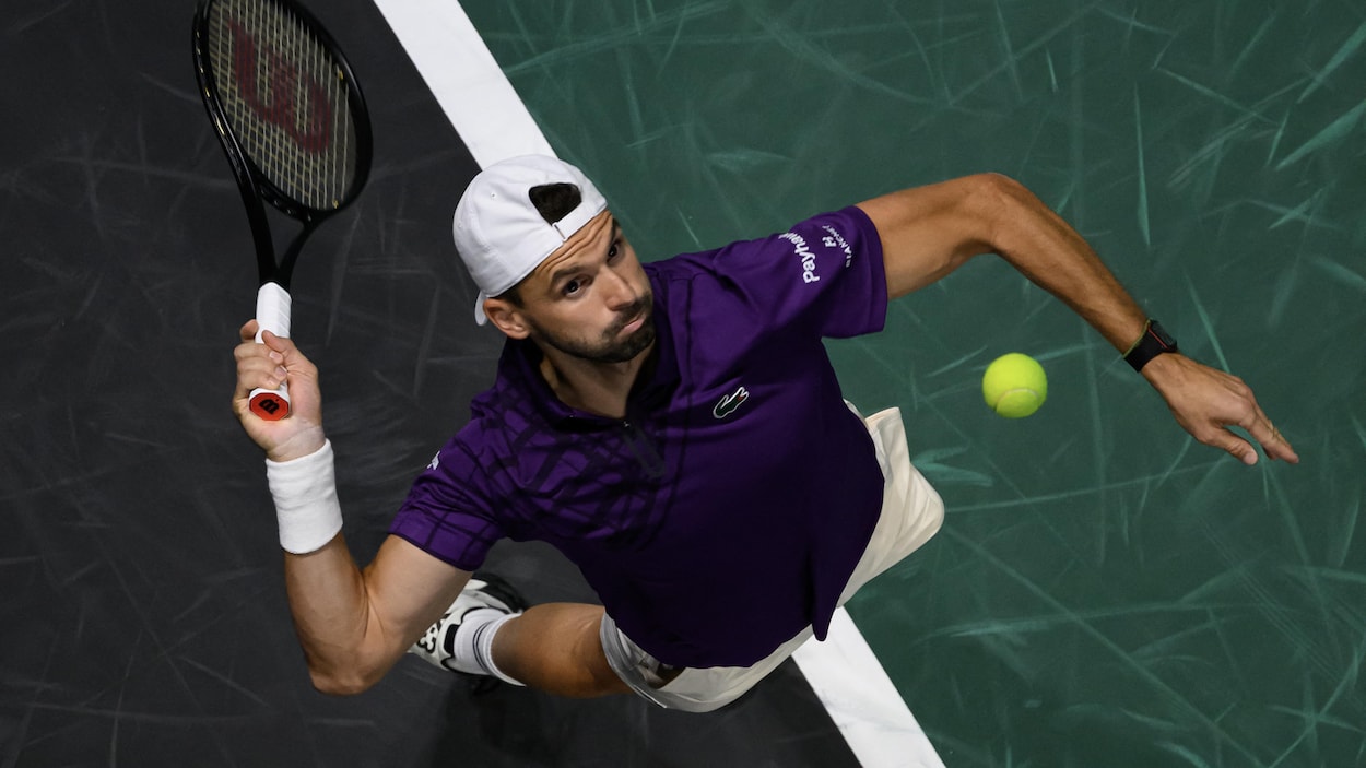 Retour gagnant pour Grigor Dimitrov à Paris face au géant Mpetshi Perricard