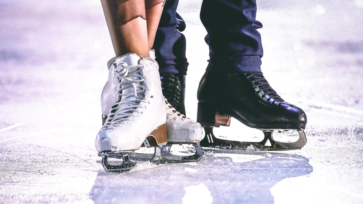 Les patins de Guillaume Cizeron et de Gabriella Papadakis. Les patins de Guillaume Cizeron et de Gabriella Papadakis.