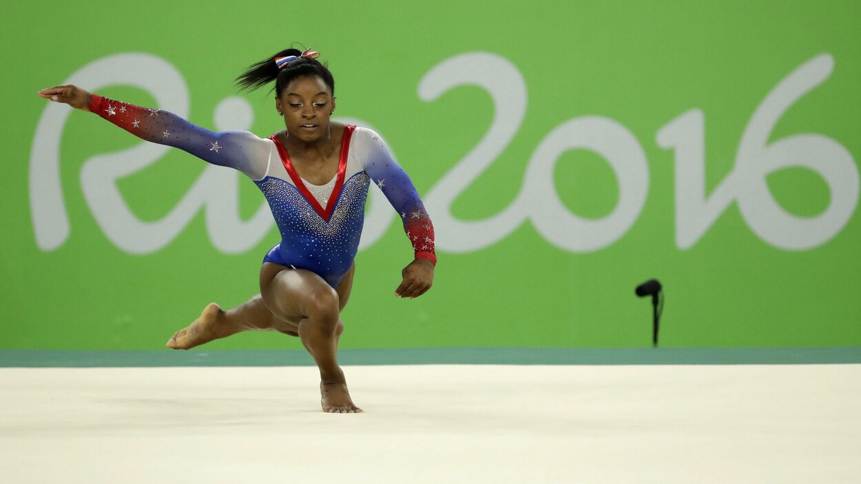 L'Américaine Simone Biles dans son exercice au sol aux Jeux olympiques de Rio