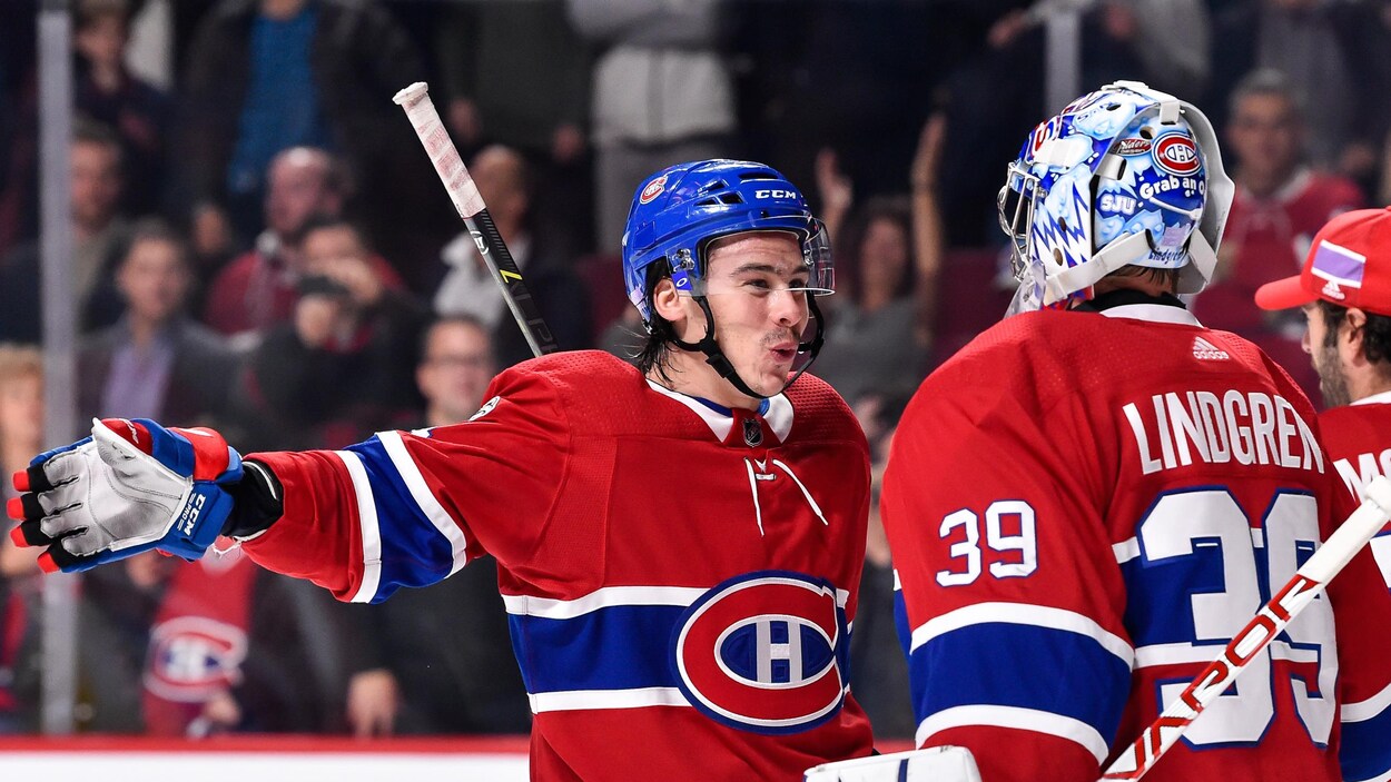 Ils célèbrent une victoire contre les Golden Knights de Vegas.