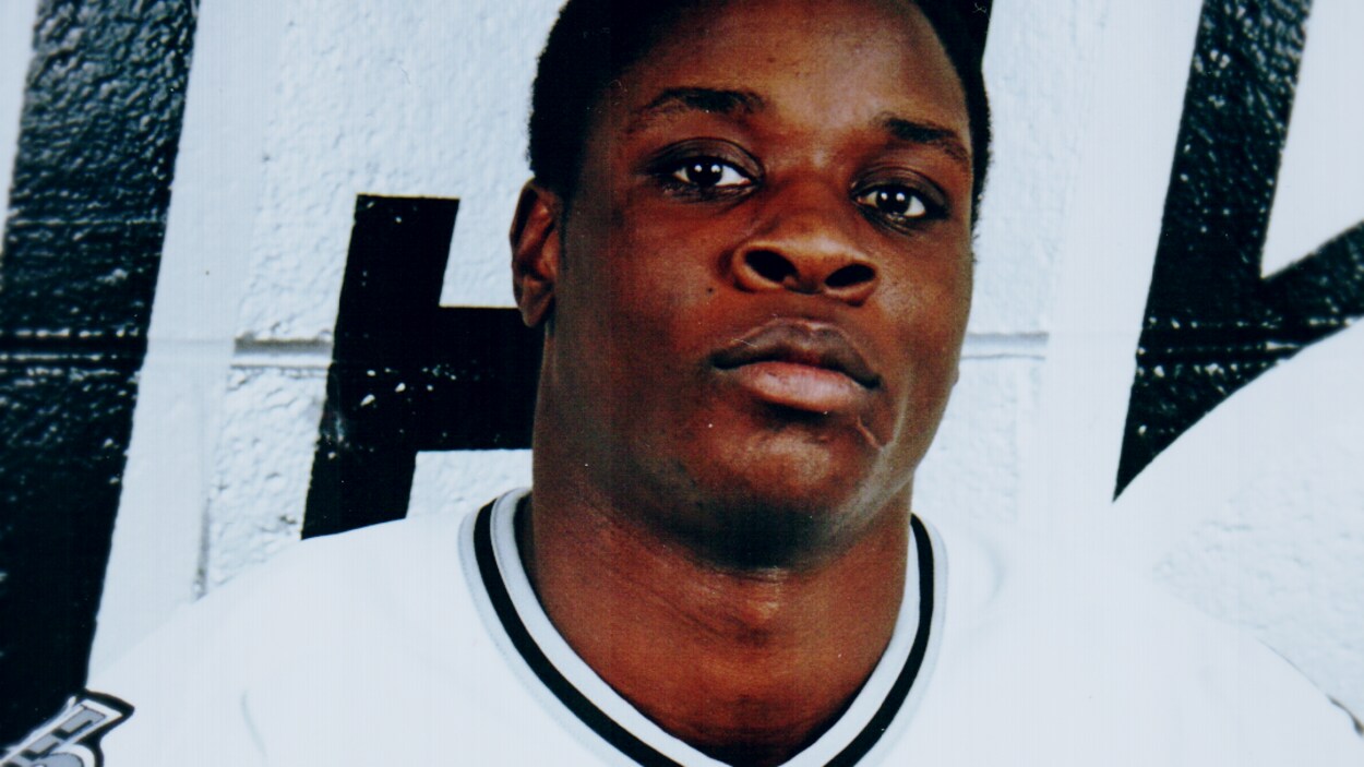 Peter Worrell avec les Olympiques de Hull Peter Worrell avec les Olympiques de Hull