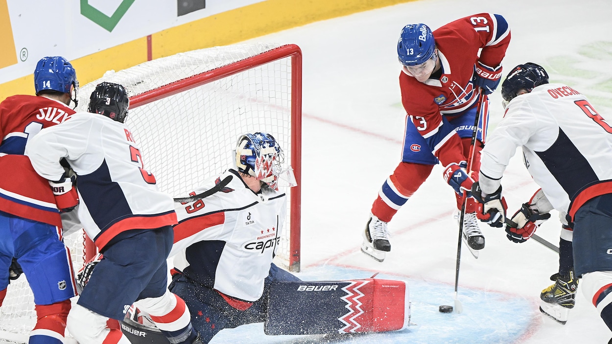 Le doublé de Caufield propulse le Canadien contre les Capitals