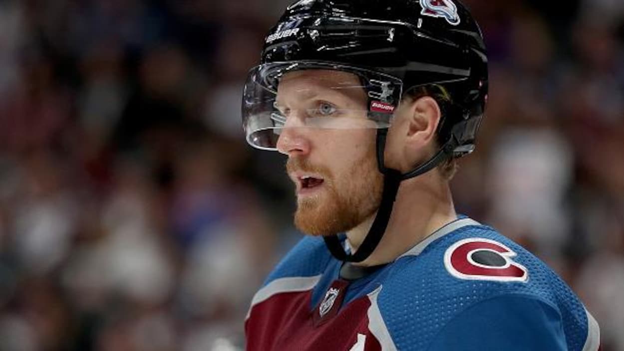 Gabriel Landeskog remporte les trophées Bill-Masterton et Mark-Messier