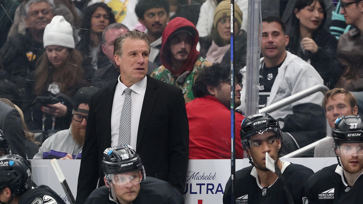 Les Kings congédient leur entraîneur Jim Hiller