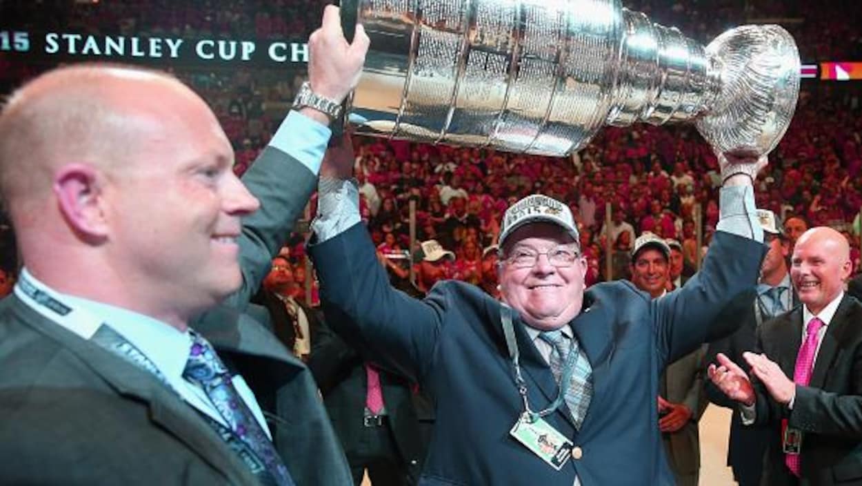 Ils soulèvent la coupe Stanley lors de la conquête des Blackhawks de Chicago en 2015