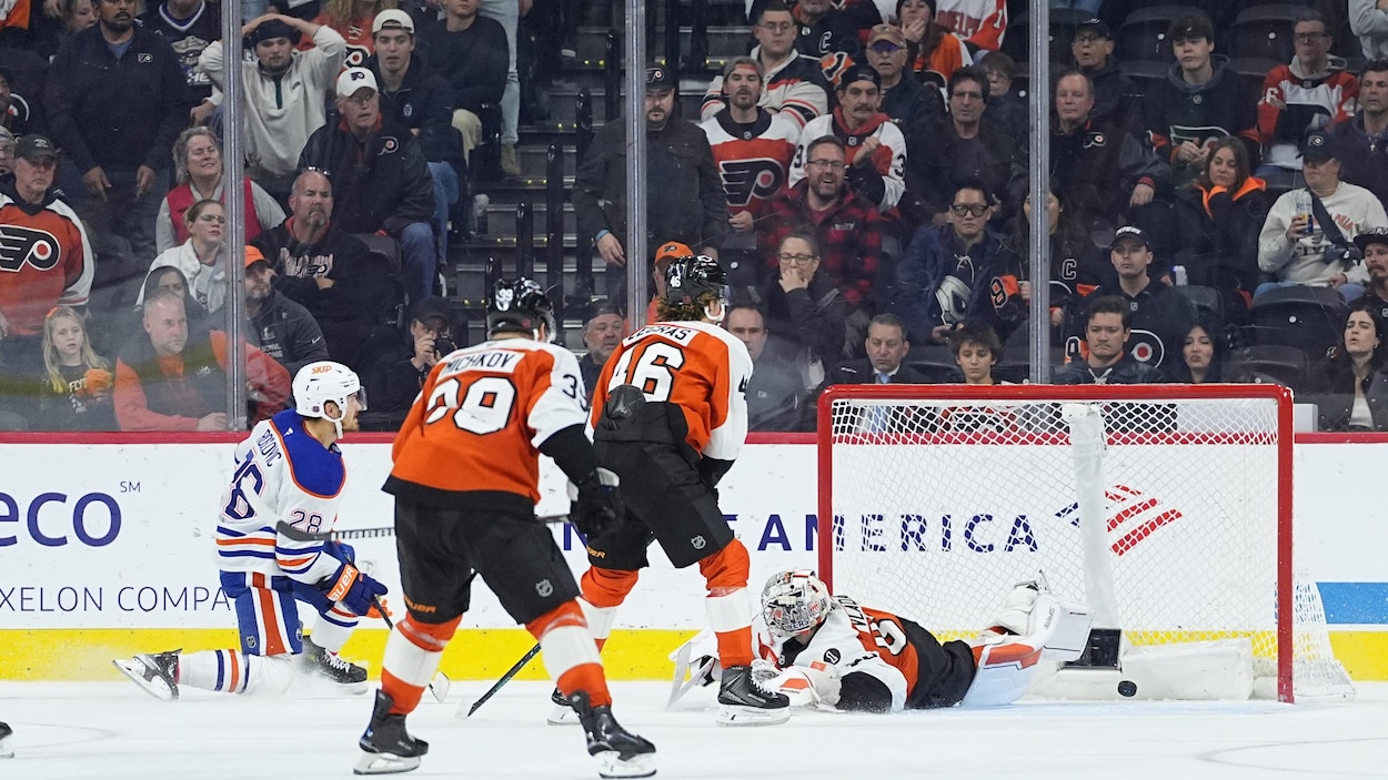 Jack Roslovic donne la victoire aux Oilers en prolongation