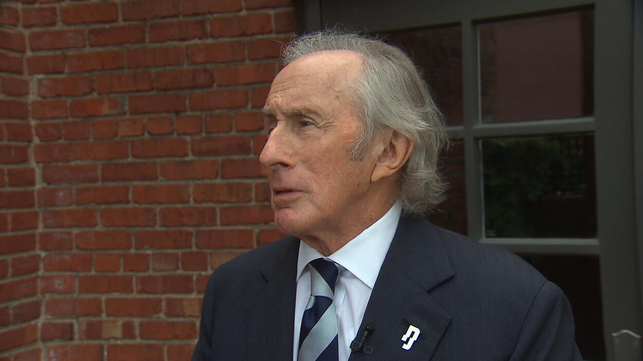 Le triple champion du monde Jackie Stewart Le triple champion du monde Jackie Stewart