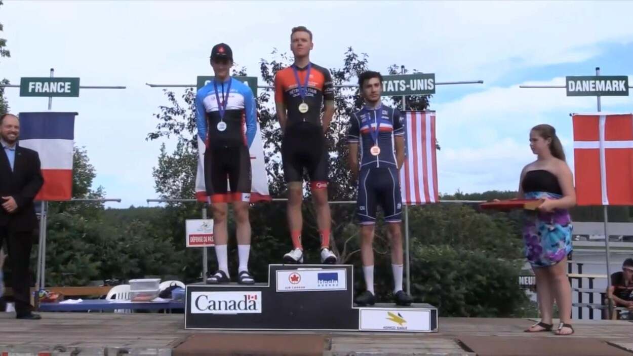 Ils sont sur le podium.