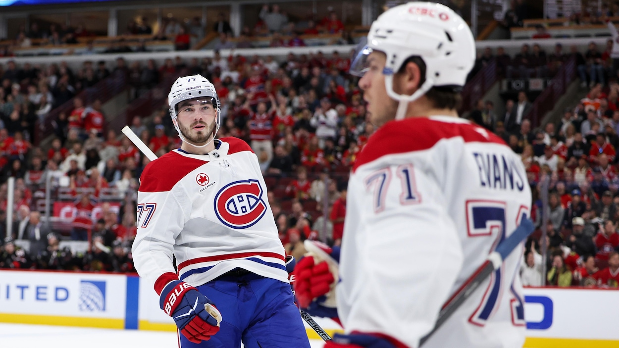 Jake Evans inscrit deux buts et le Canadien défait les Blackhawks 4-1