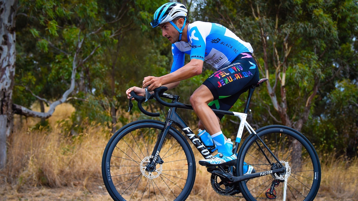 Le Montréalais sur son vélo à l'entraînement