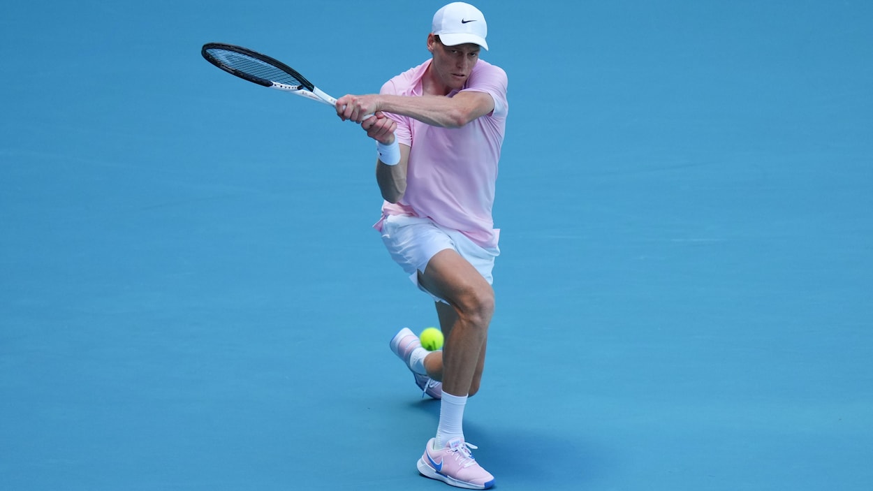 Jannik Sinner rejoint aisément les demi-finales à Miami