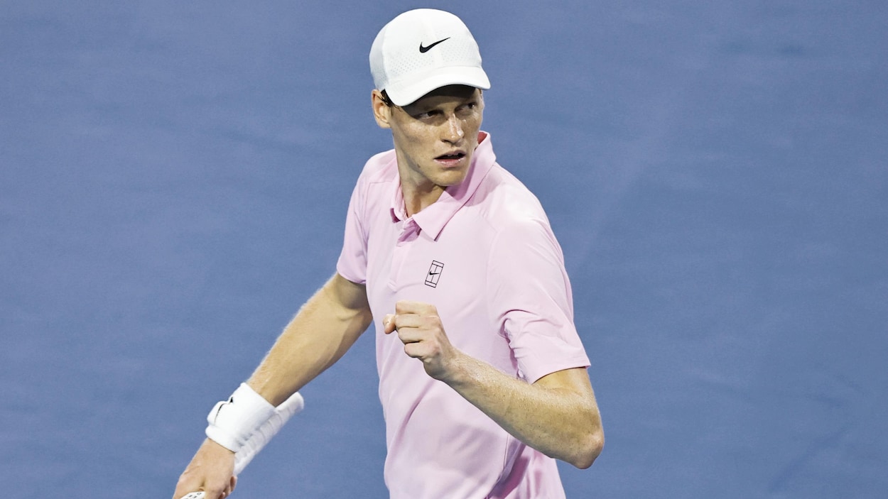 Jannik Sinner rejoint Jiri Lehecka en finale du tournoi de Miami