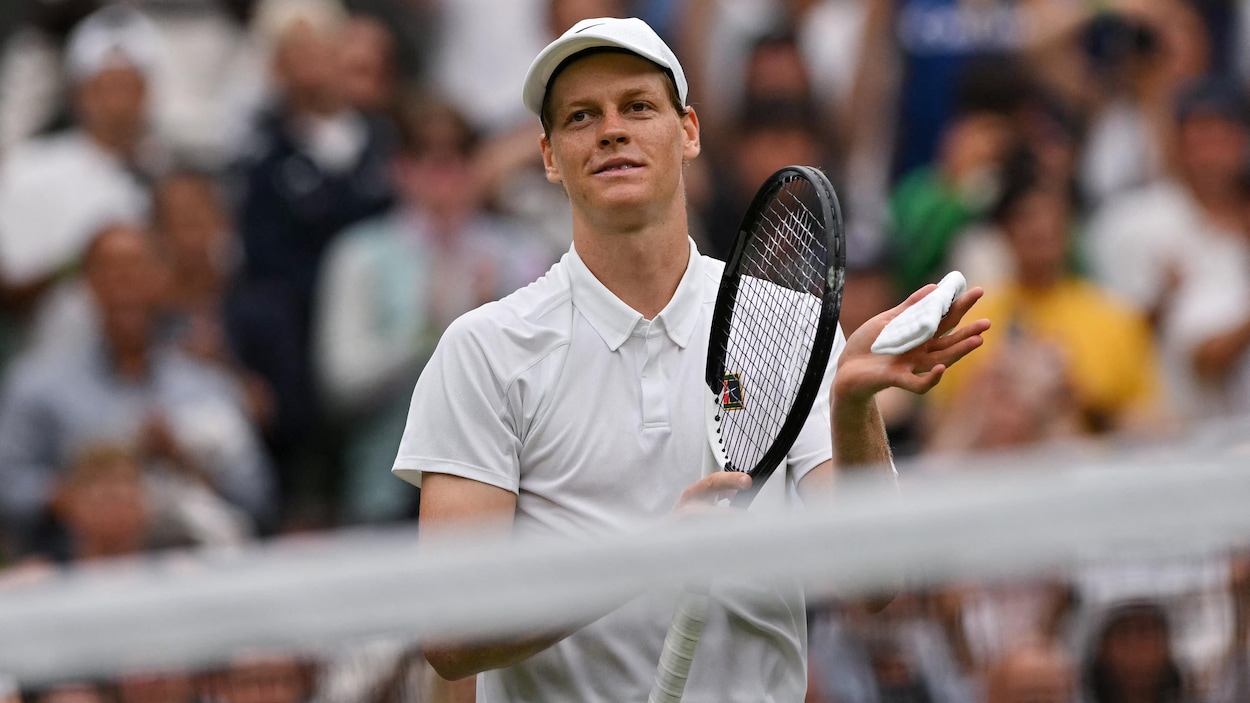 Jannik Sinner poursuit sa route à Wimbledon
