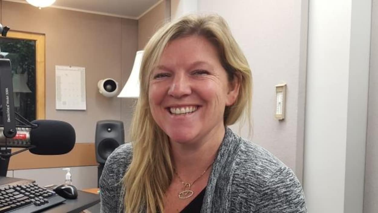 Photo de Jeanne Lassen après une entrevue avec Radio-Canada / CBC Photo de Jeanne Lassen après une entrevue avec Radio-Canada / CBC