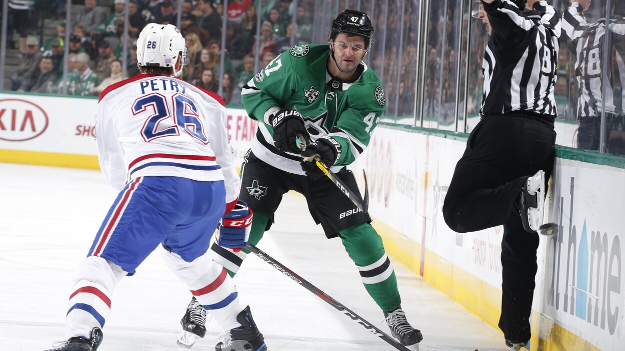 Alexander Radulov (droite) face à Jeff Petry (gauche). Alexander Radulov (droite) face à Jeff Petry (gauche).