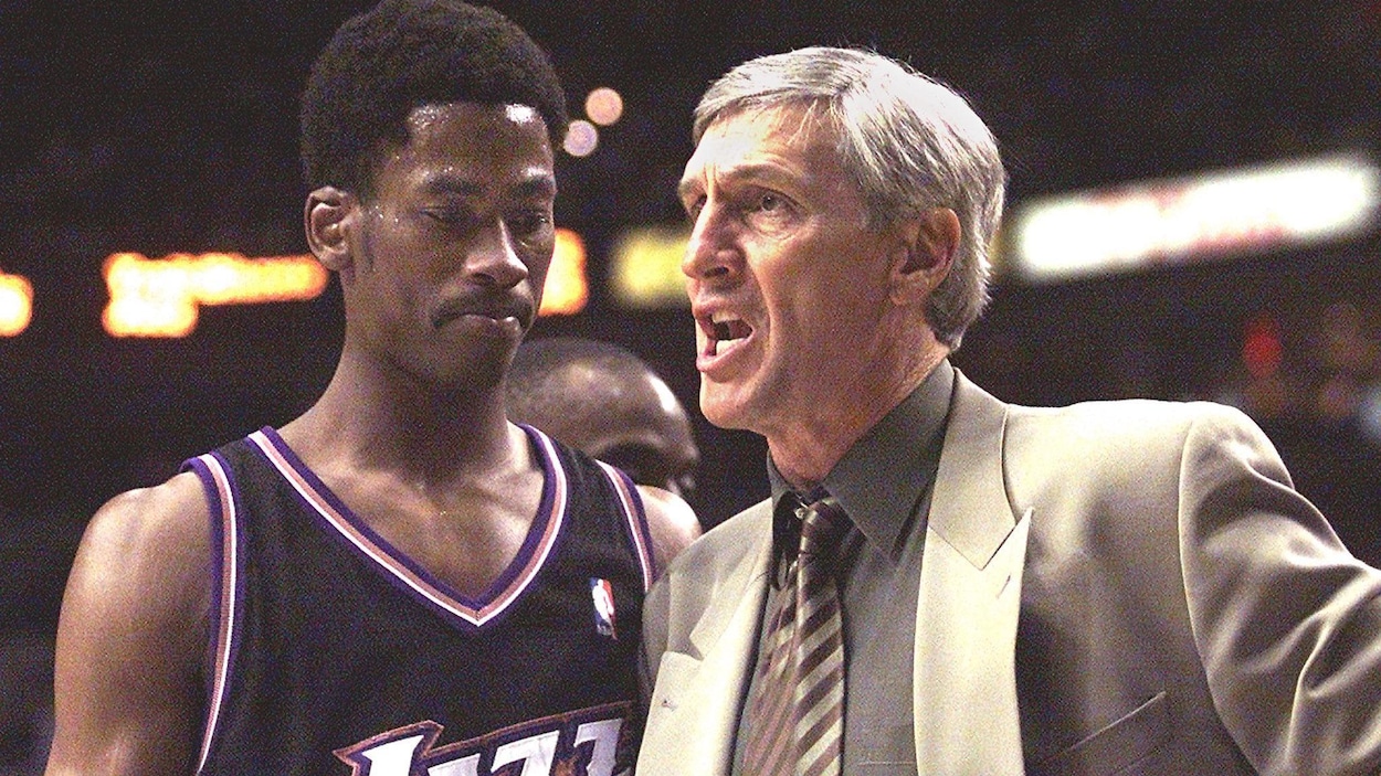 Jerry Sloan sur les lignes de côté