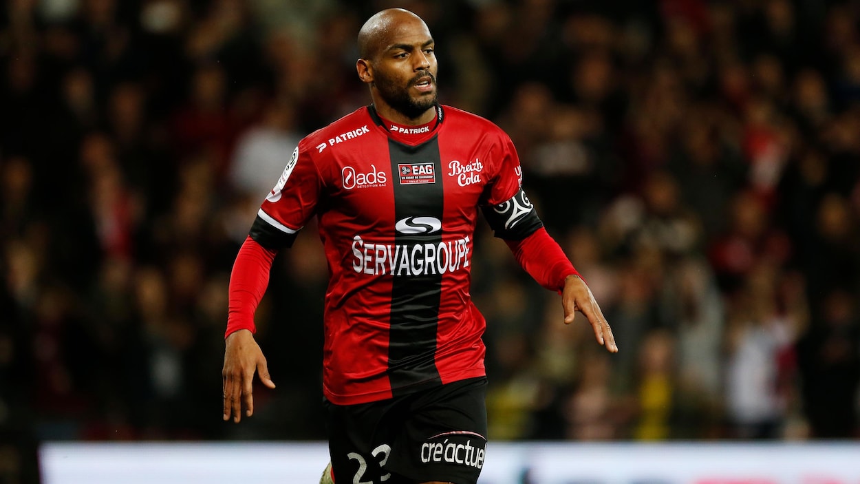 Jimmy Briand réagit après avoir marqué un but en Ligue 1.