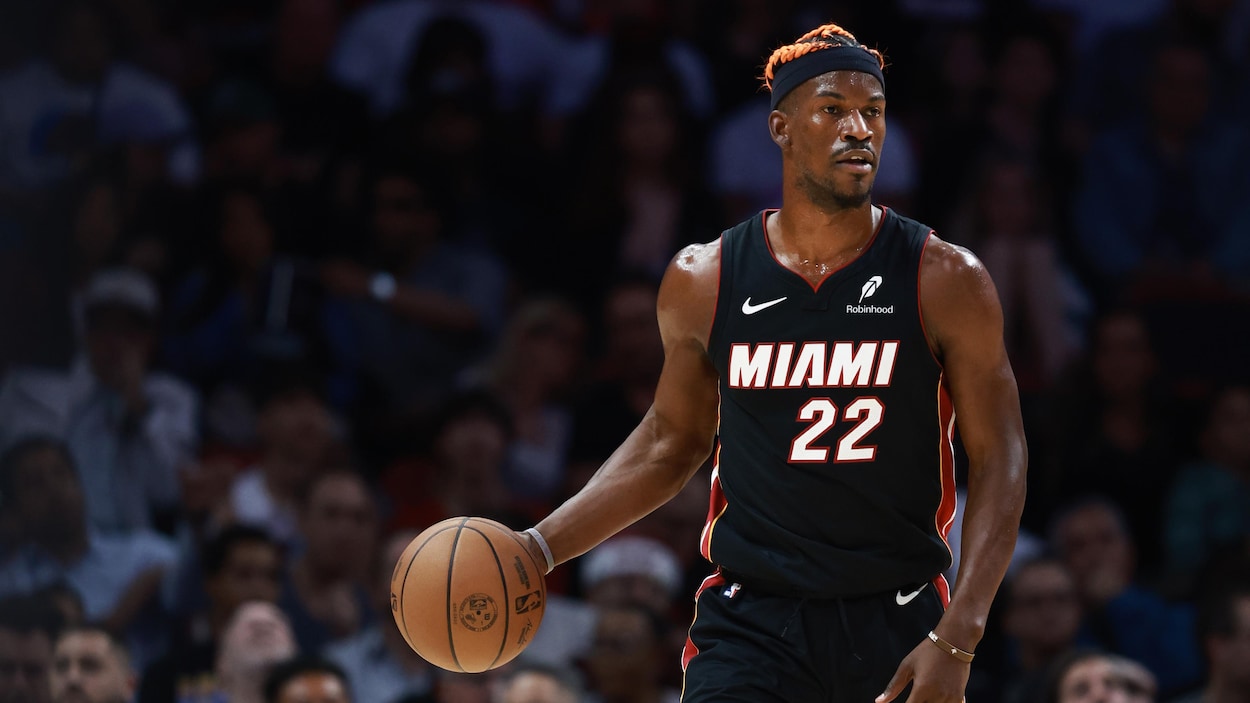 Jimmy Butler passe du Heat aux Warriors | Radio-Canada