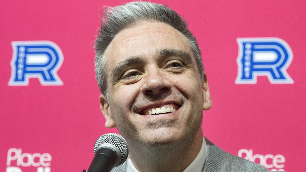 Joël Bouchard, entraîneur-chef du Rocket de Laval