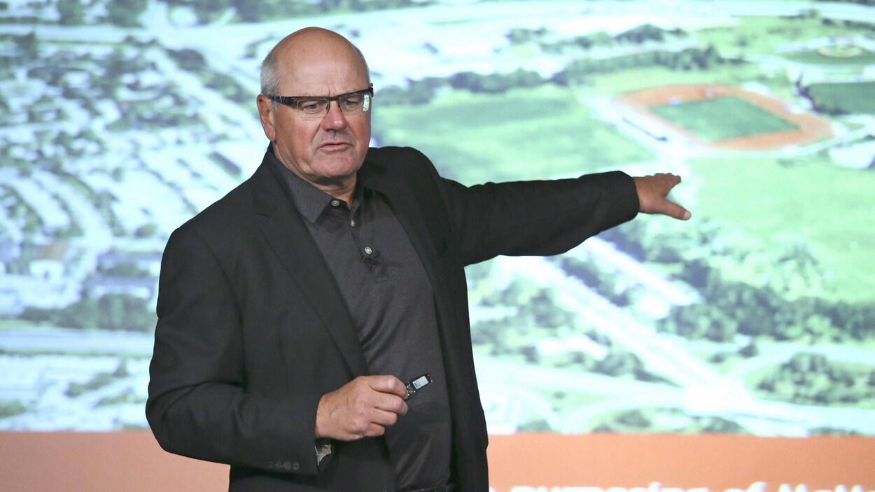 Ken King, président des Flames Ken King, président des Flames