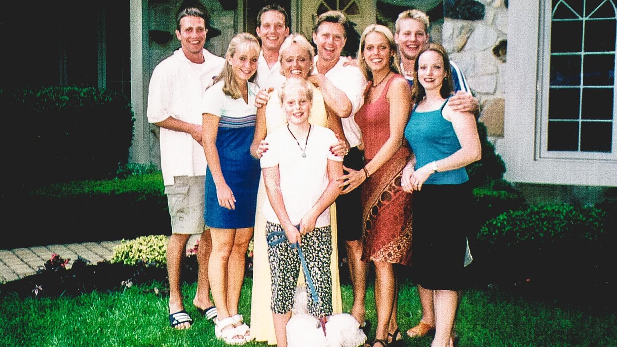 Kerry Fraser, sa conjointe et leurs enfants Kerry Fraser, sa conjointe et leurs enfants