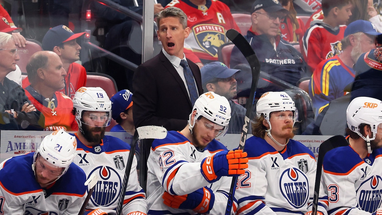 Les Oilers congédient leur entraîneur-chef Kris Knoblauch