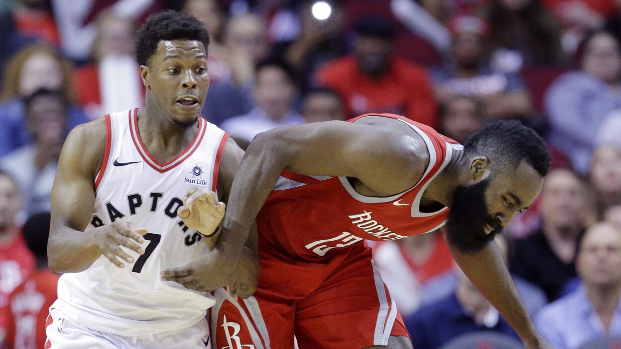 Kyle Lowry, des Raptors, et James Harden, des Rockets Kyle Lowry, des Raptors, et James Harden, des Rockets
