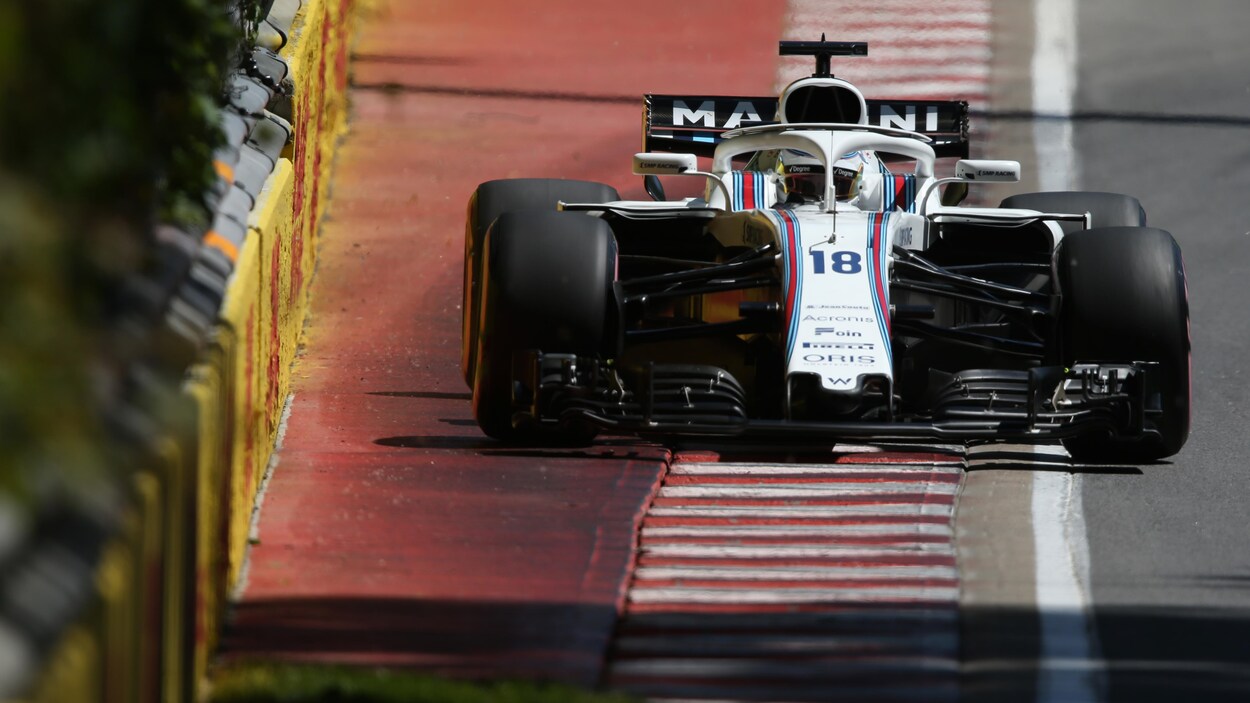 Lance Stroll à la sortie du virage no 4 sur le circuit Gilles-Villeneuve Lance Stroll à la sortie du virage no 4 sur le circuit Gilles-Villeneuve