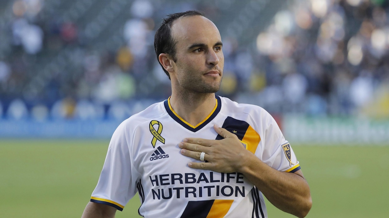 Landon Donovan dans l'uniforme du Galaxy de Los Angeles Landon Donovan dans l'uniforme du Galaxy de Los Angeles
