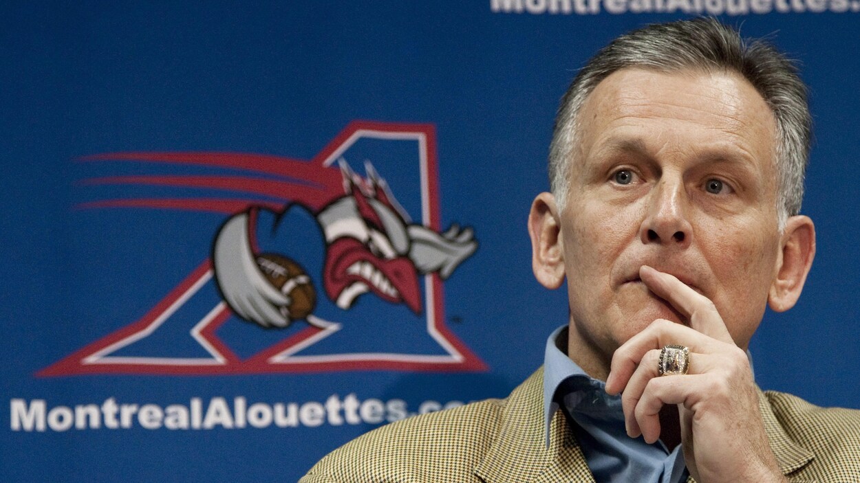 Larry Smith, ancien président des Alouettes de Montréal Larry Smith, ancien président des Alouettes de Montréal