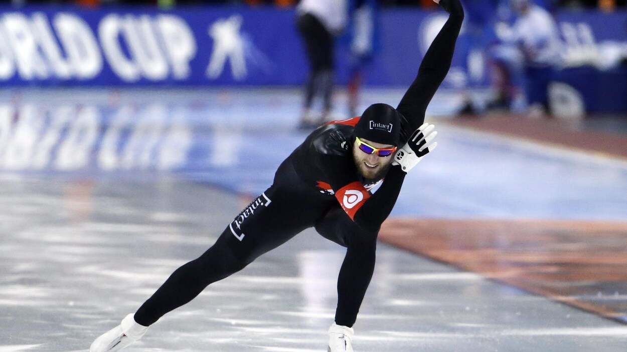 Laurent Dubreuil en action au 500 m de la Coupe du monde de Kearns en Utah en mars 2019.