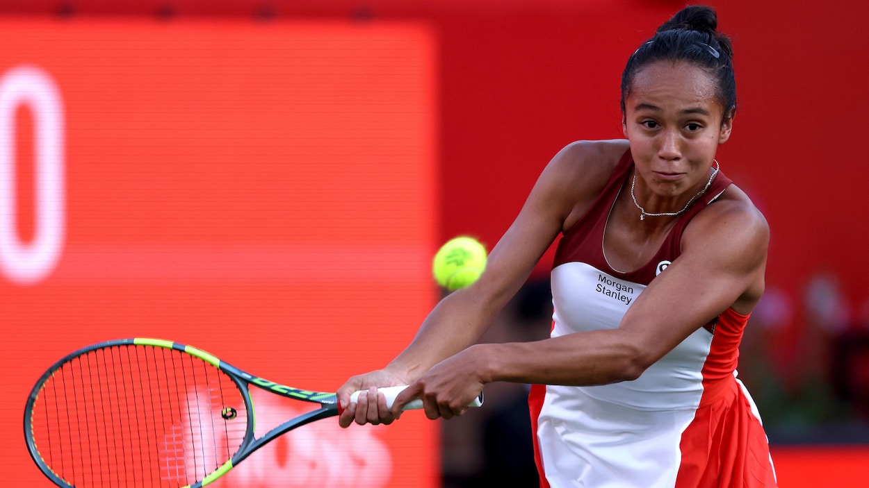 Leylah Annie Fernandez malmène Magda Linette et passe au 2e tour à Washington