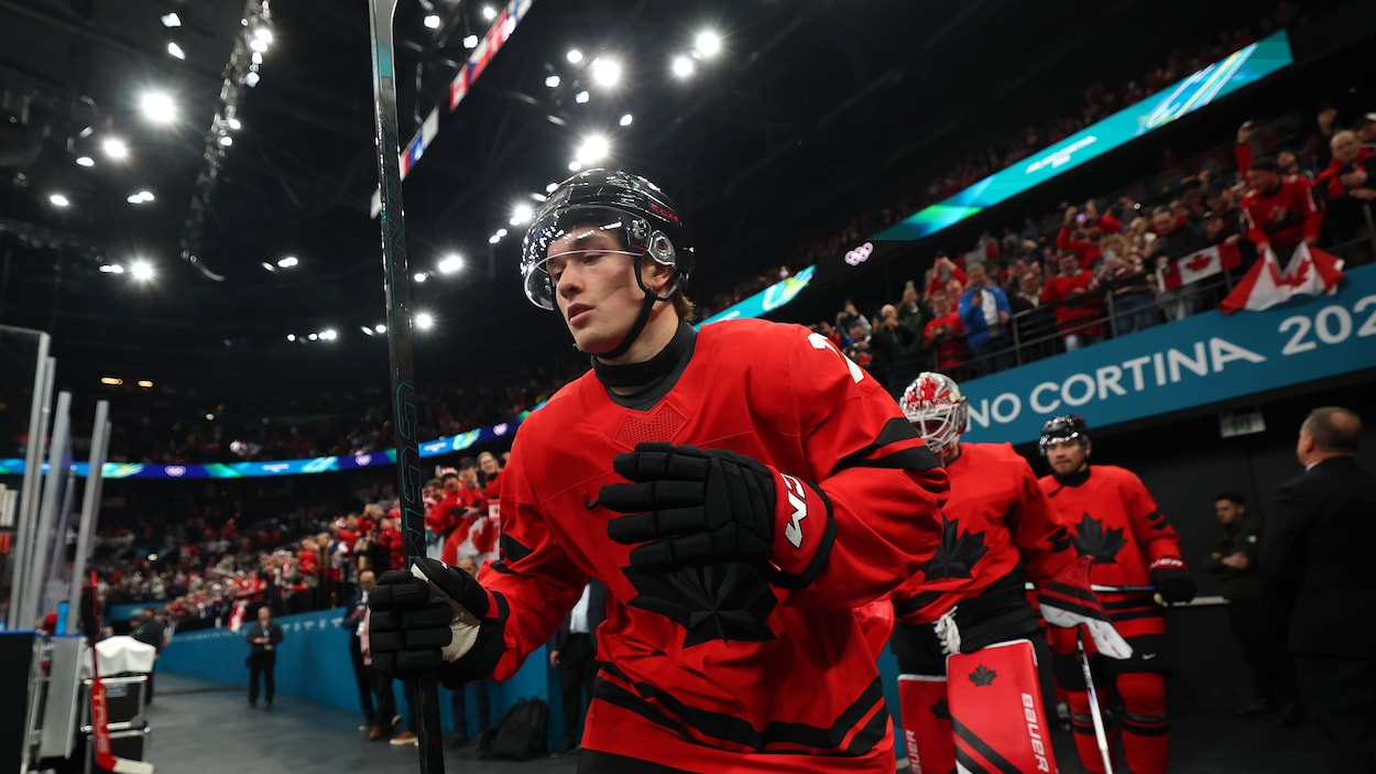 Macklin Celebrini mènera le Canada au Championnat du monde de hockey