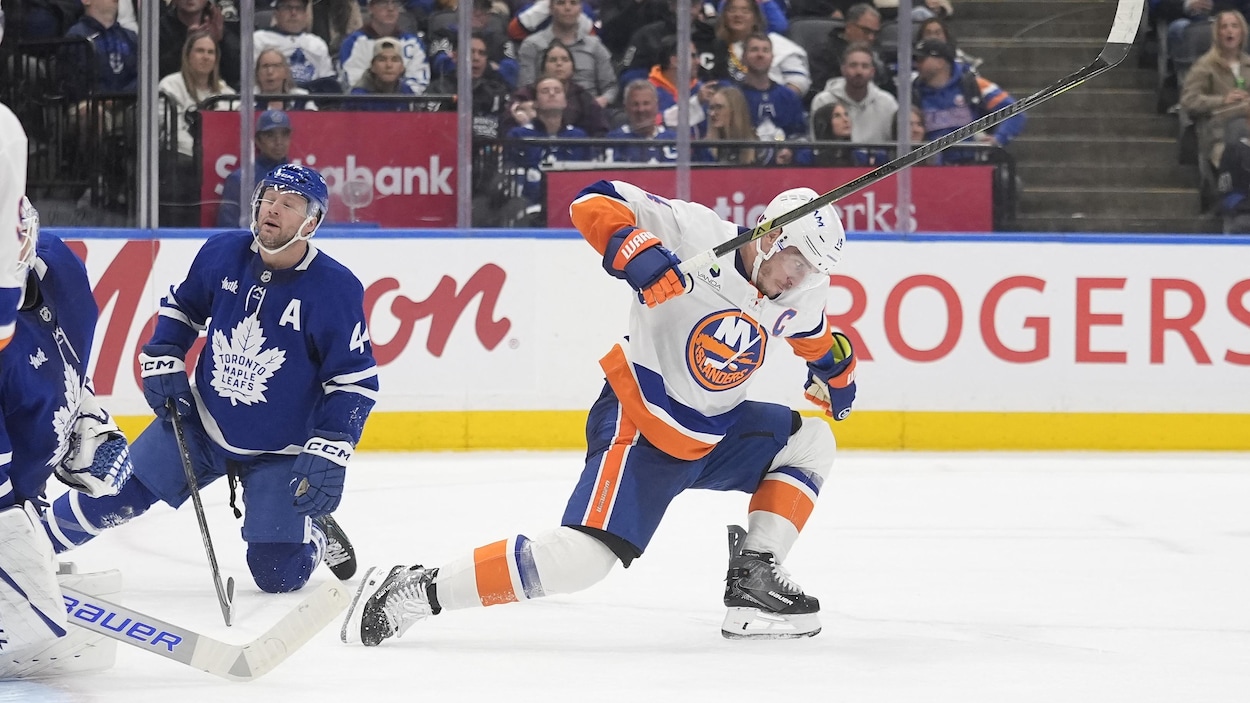 Les Islanders l’emportent contre les Maple Leafs à Toronto