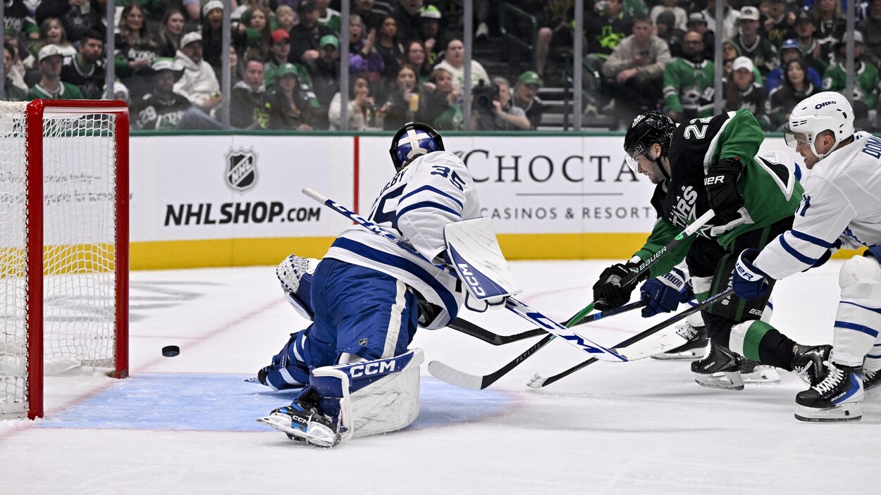 Les Stars dominent les Maple Leafs