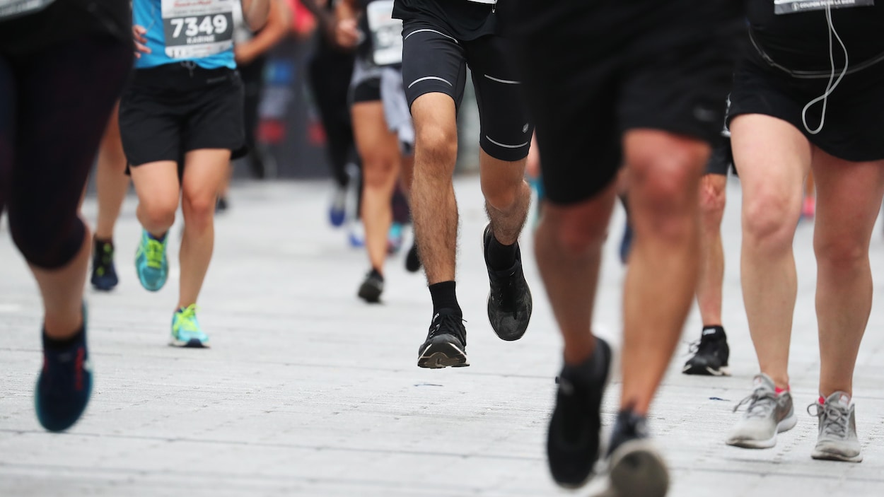 Entraves à Montréal : marathon pour les coureurs, calvaire pour les automobilistes