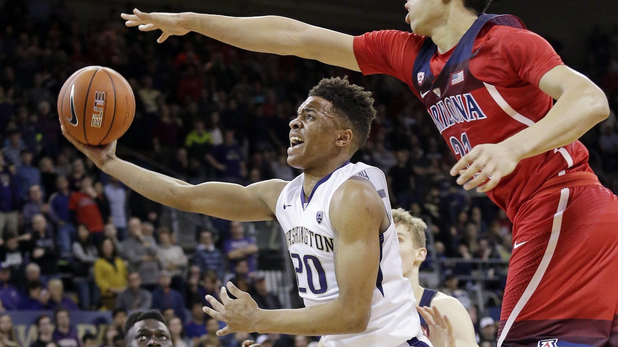 Markelle Fultz en action contre Chance Comanche Markelle Fultz en action contre Chance Comanche
