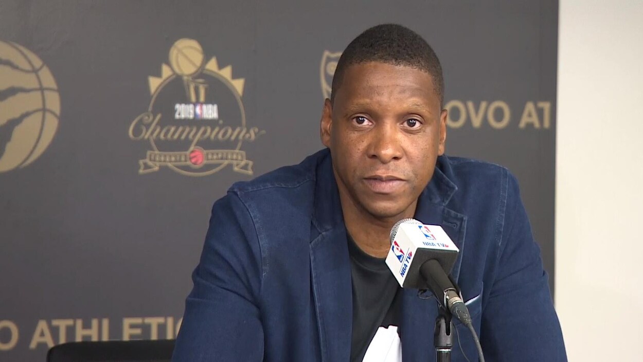 Masai Ujiri, président des Raptors, répond aux questions des journalistes.
