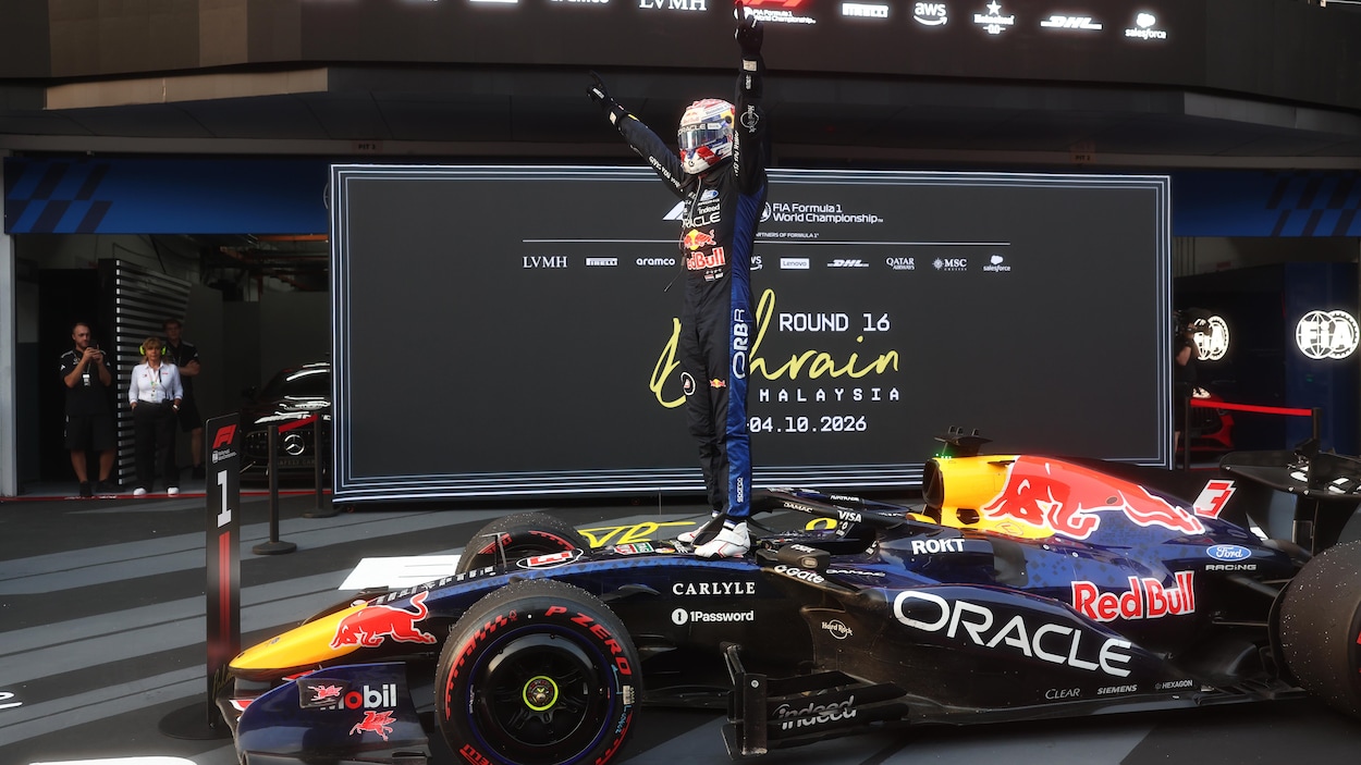 En Malaisie frappée par la mousson, Verstappen gagne pour la première fois de l’année