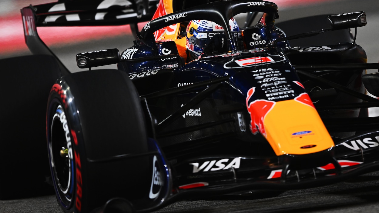 Verstappen fait le doublé pole et sprint à Singapour