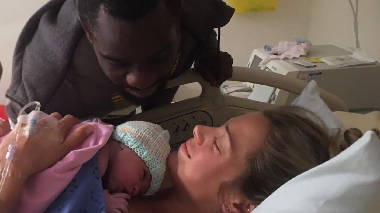 Melissa Bishop-Nriagu, son conjoint et leur fille Melissa Bishop-Nriagu, son conjoint et leur fille