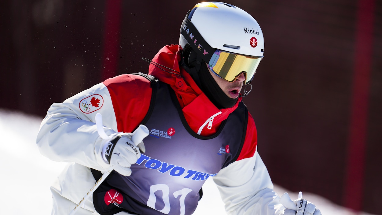 Mikaël Kingsbury triomphe à l’épreuve individuelle des Championnats canadiens