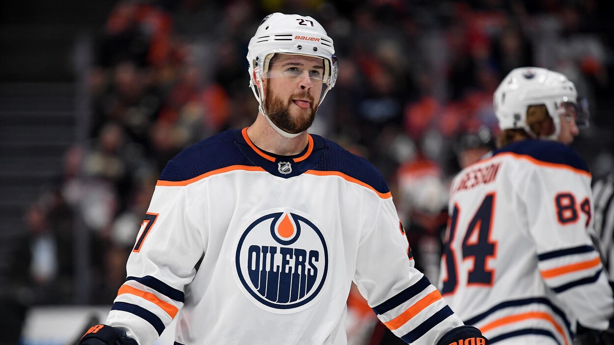 Mike Green, lors d'un match des Oilers à Anaheim.