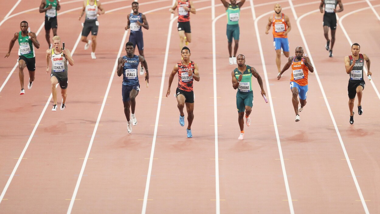 Au 4 x 100 m, le quatuor canadien formé de Gavin Smellie, d'Aaron Brown, de Brendon Rodney et d'Andre De Grasse n’est pas parvenu à se qualifier pour la finale.