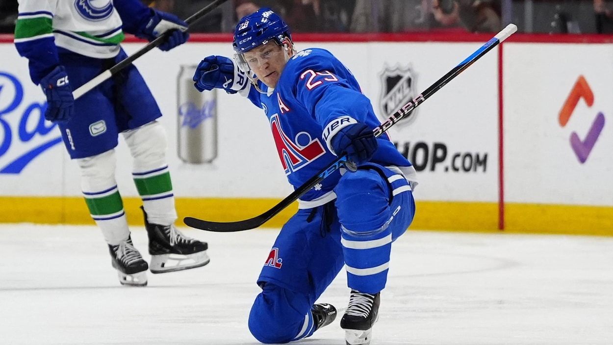 Nathan MacKinnon est le premier à atteindre le plateau des 50 buts