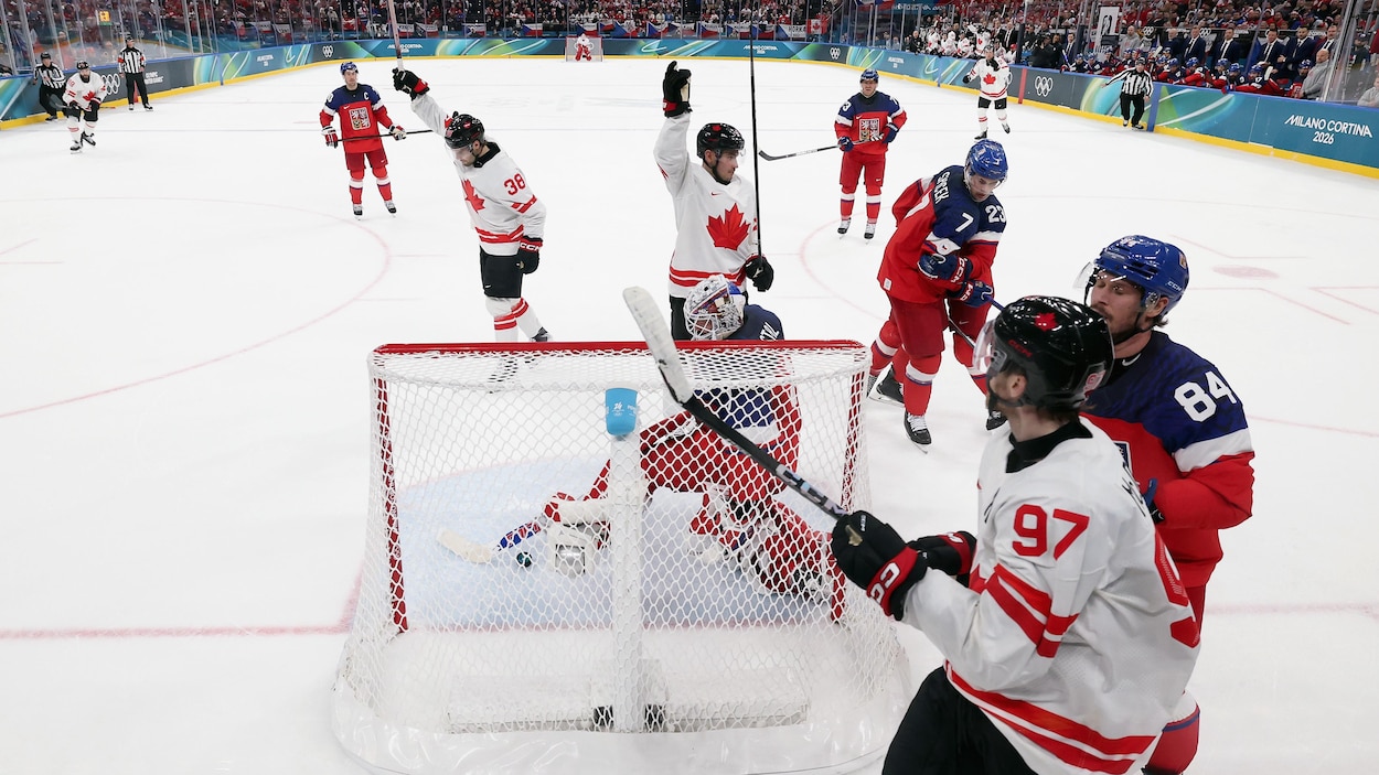 Nick Suzuki satisfait de la première sortie du Canada